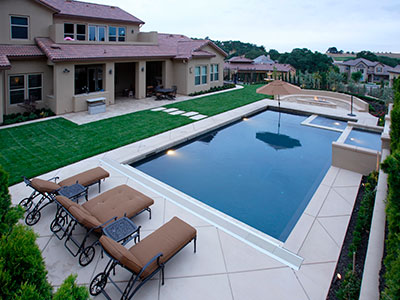 Pool Features, Kansas City, Missouri